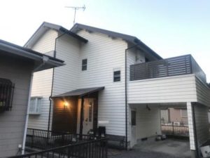 福岡県　福岡市　東区　外壁塗装　屋根塗装　スターペイント　塗装専門店　雨漏り　サイディング　モルタル　オススメ　人気店　安心　塗料　色　人気　相見積もり　定価　安い　職人　相場