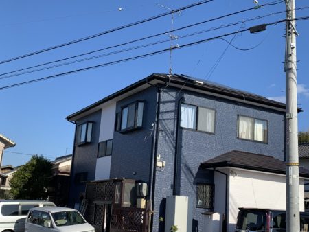 白の縦ラインがポイントに！　外壁塗装/屋根塗装/雨漏り専門店　スターペイント松山西ショールーム　2020/2/11