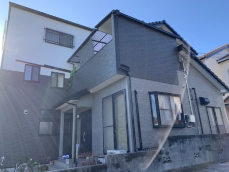 シックなツートンカラーに大変身！　外壁塗装/屋根塗装/雨漏り専門店　スターペイント松山西ショールーム　2019/12/27