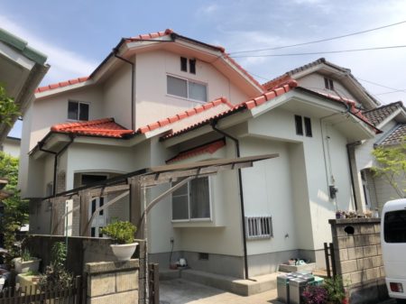 オレンジ色の屋根がポイントに！　外壁塗装/屋根塗装/雨漏り専門店　スターペイント松山西ショールーム　2020/5/2