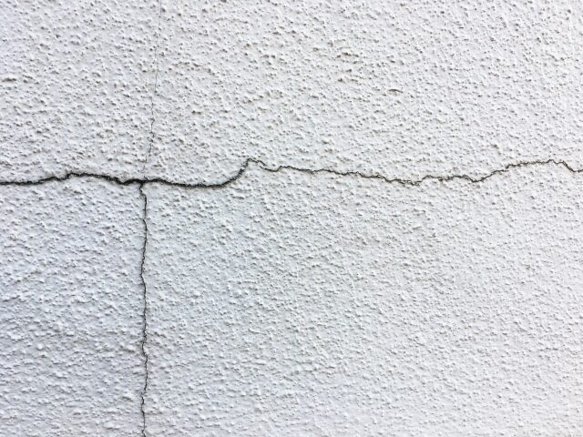 外壁のひび割れ