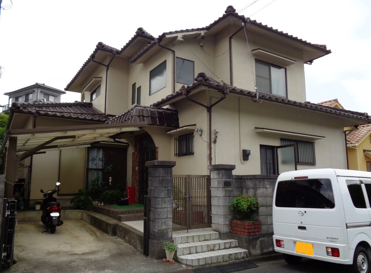 松山市　髙岡様邸　庇塗装　2022/6/4