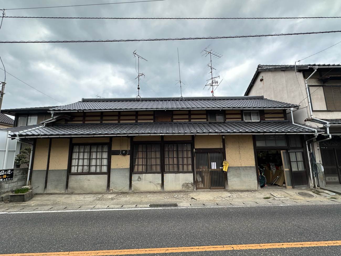 松山市　高橋様邸　屋根瓦葺き替え　2024/1/8