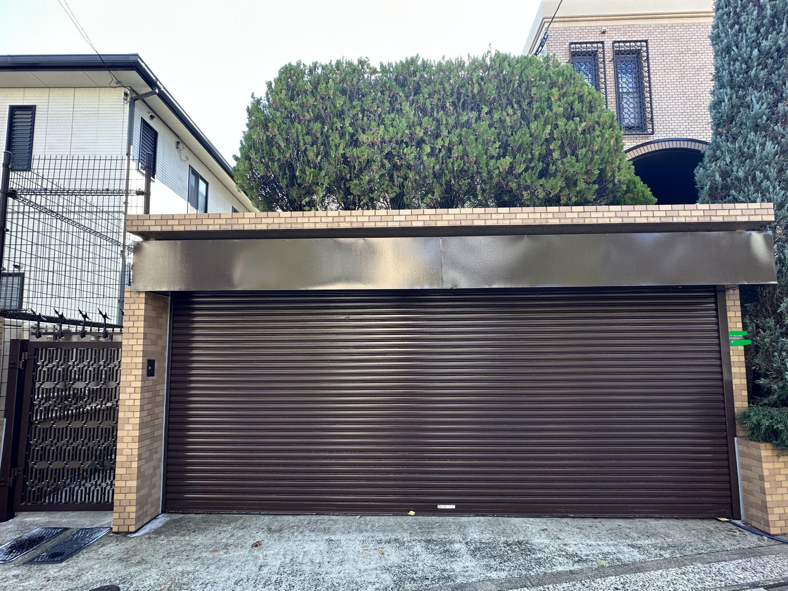 福岡市中央区　B様邸　鉄部塗装工事　シャッター塗装