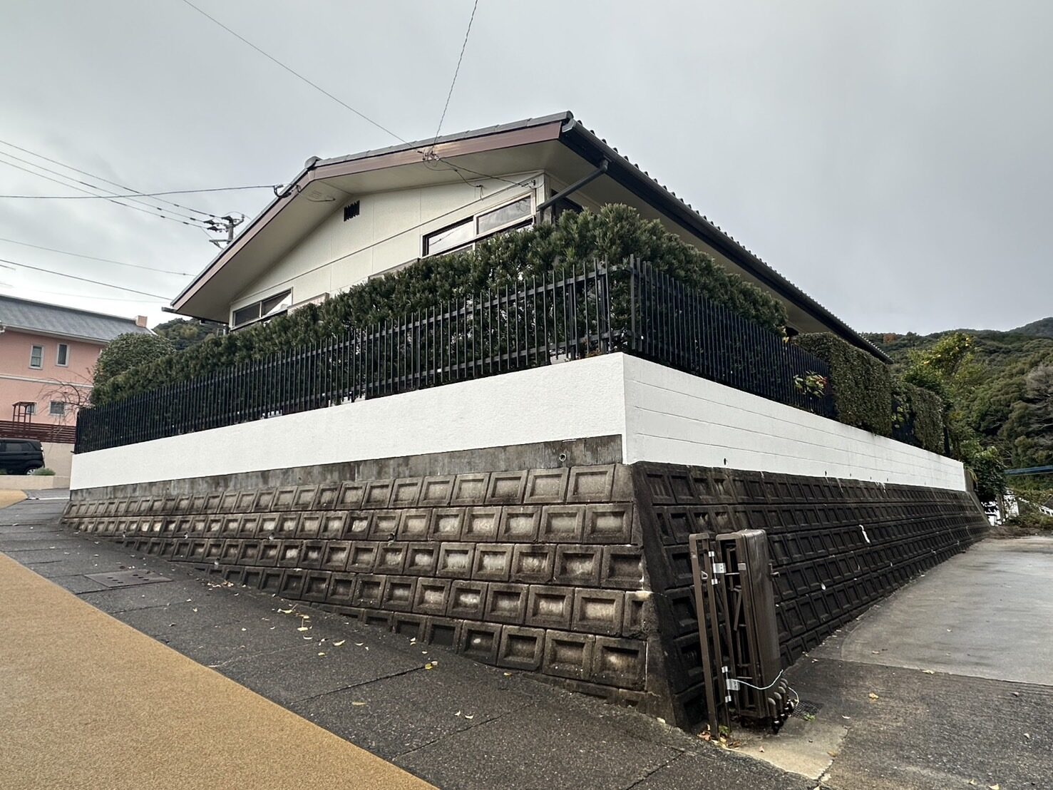 福岡市早良区　S様邸　外塀塗装工事　築40年