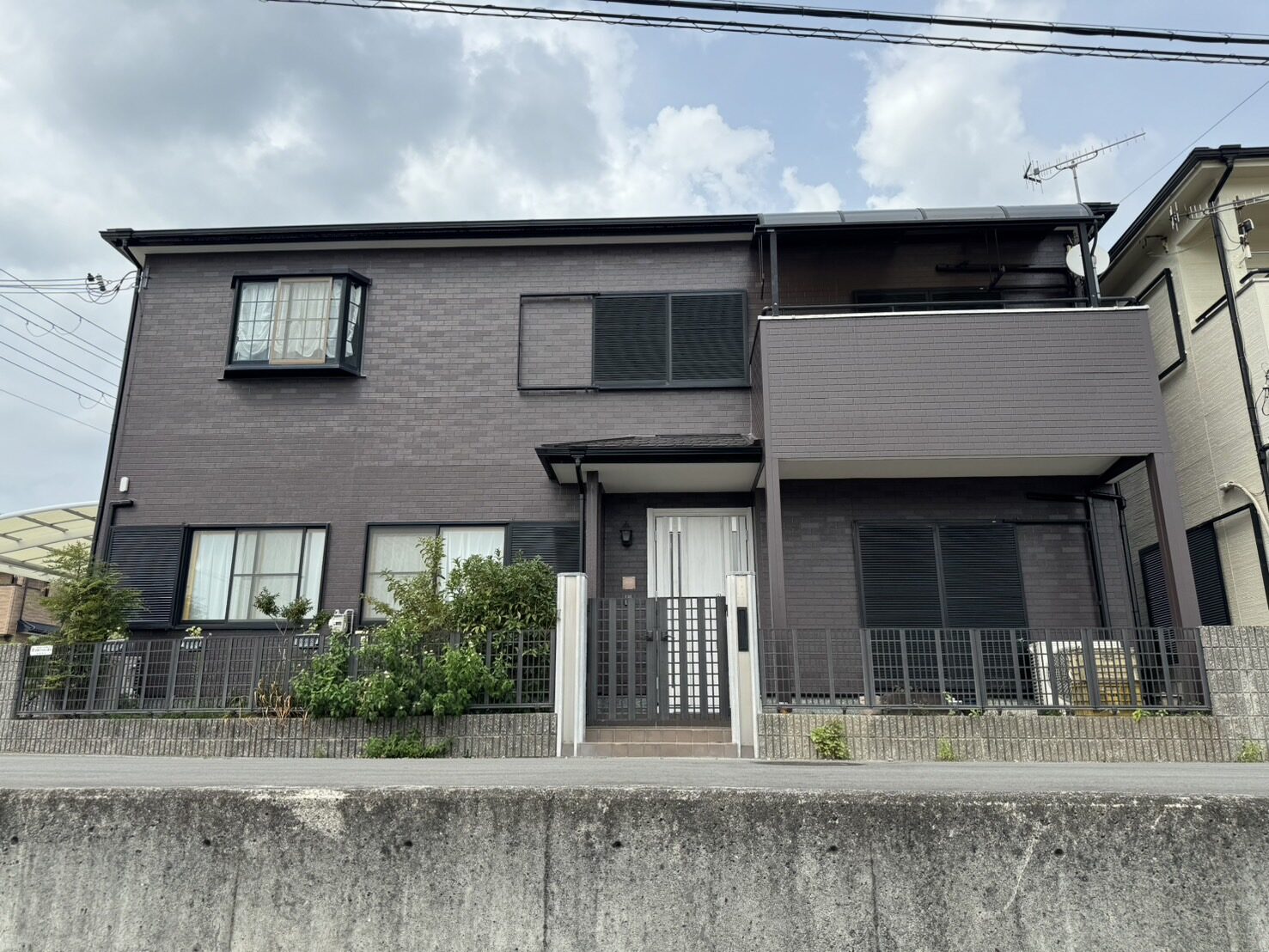 岩出市　外壁・屋根塗装　バルコニー柱修繕工事