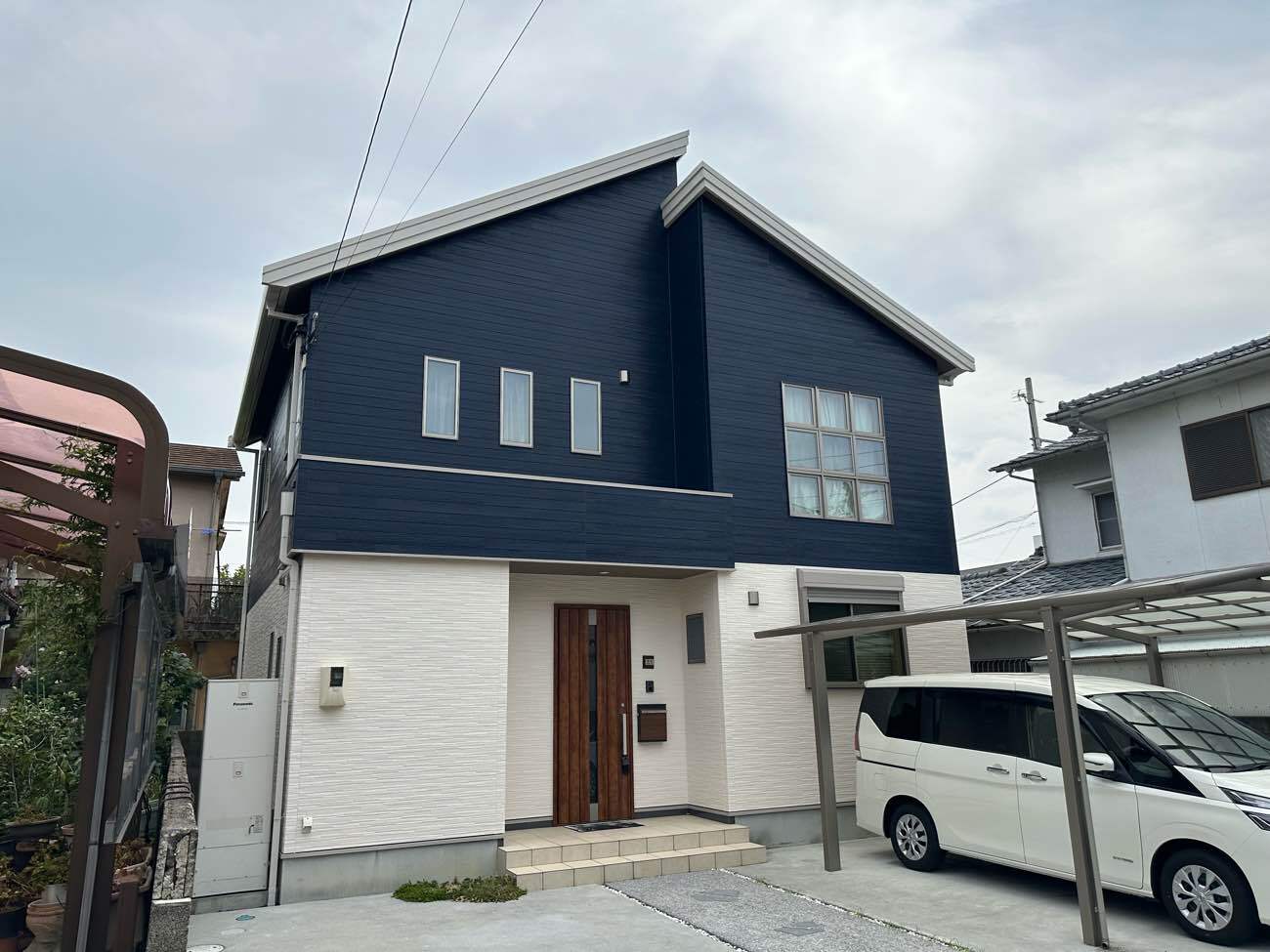 【松山市 外壁屋根塗装工事】深碧×深碧雅で鮮やかに甦る！丁寧な下地処理と確かな技術が生み出す美しい仕上がり