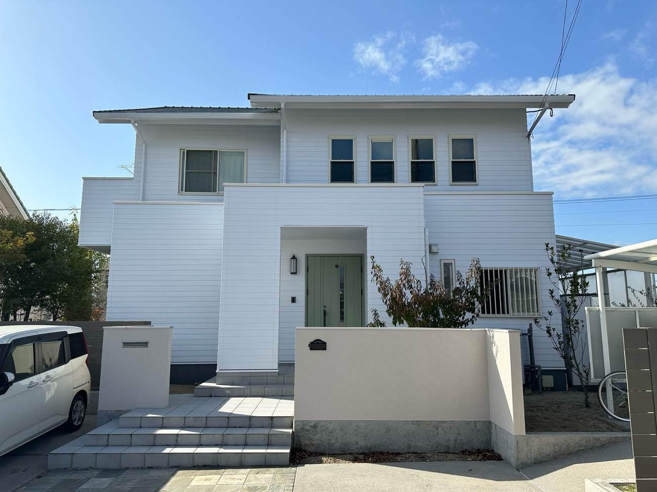 【愛媛県松山市｜外壁塗装】色あせたサイディングが新築のように再生！高耐久塗料「深碧」で実現した美観と耐久性を両立する外壁塗装