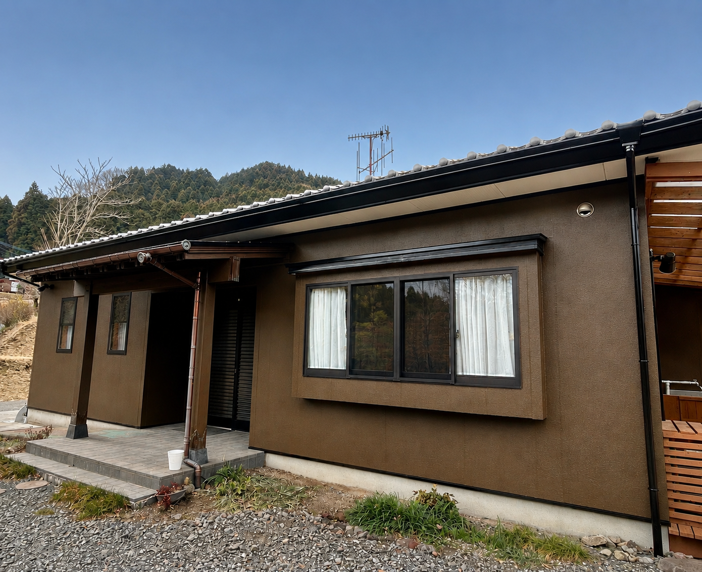 【熊本県阿蘇郡｜Ｍ様邸　外壁塗装施工事例】ひび割れや色あせが気になるサイディング外壁を美しくリフォーム！