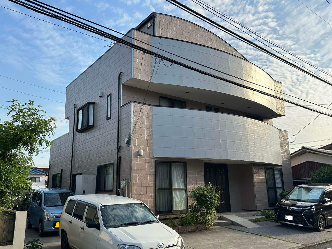 【愛媛県松山市｜外壁・屋根塗装工事】色あせた住まいが新築のような美しさに！深碧で実現した高耐久リフォーム施工事例